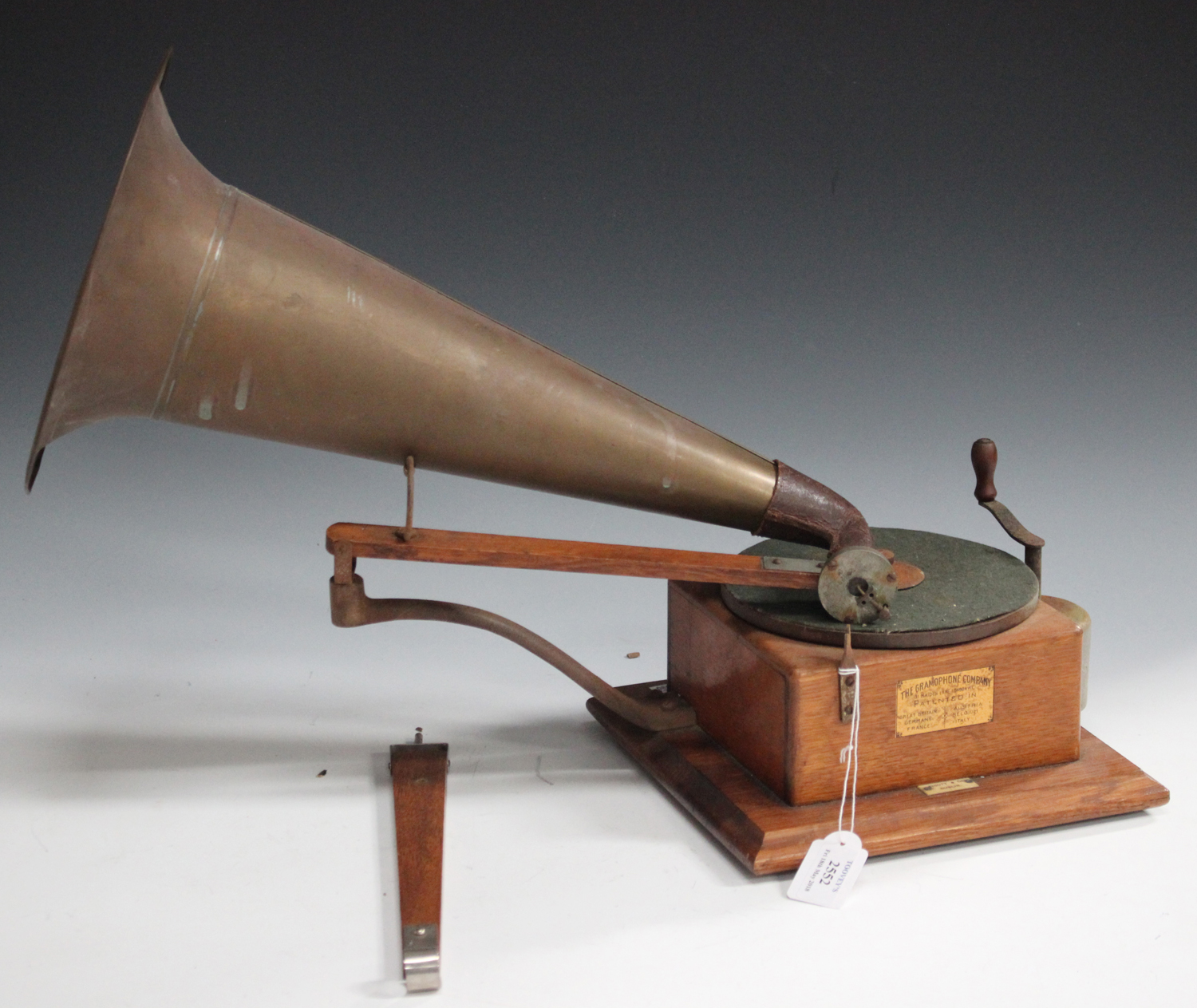 A late 19th century Berliner gramophone by 'The Gramophone Company', with clockwork motor and - Image 2 of 10