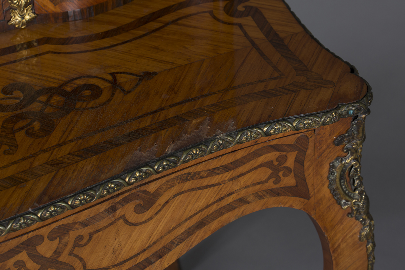 A mid-19th century Louis XV style kingwood bonheur-du-jour with rosewood banding of interwoven - Image 2 of 3