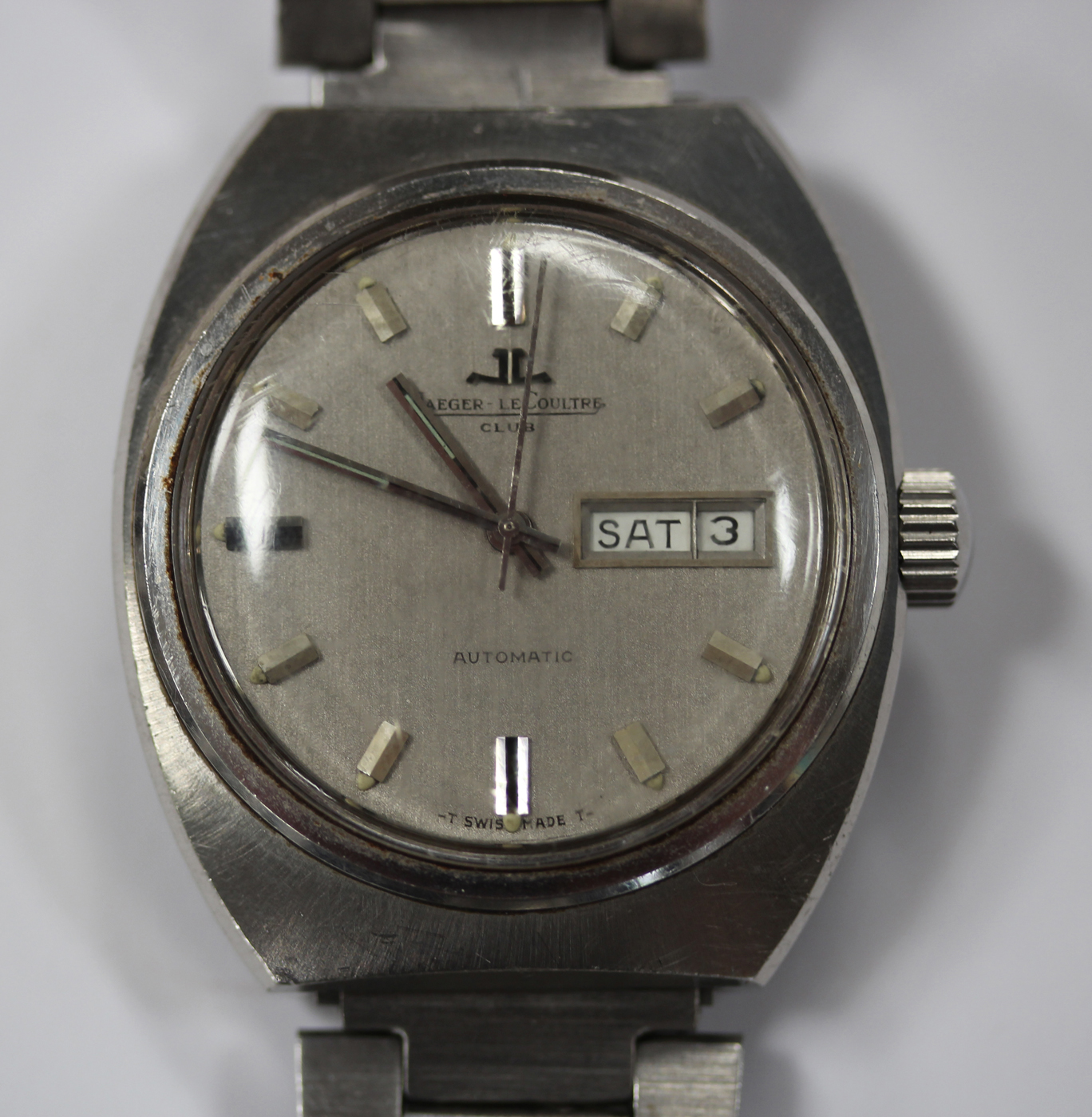 A Jaeger-LeCoultre Club Automatic steel cased gentleman's bracelet wristwatch, the signed silvered