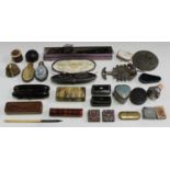 A group of mixed collectors' items, including a late 19th century tortoiseshell double cigar case,