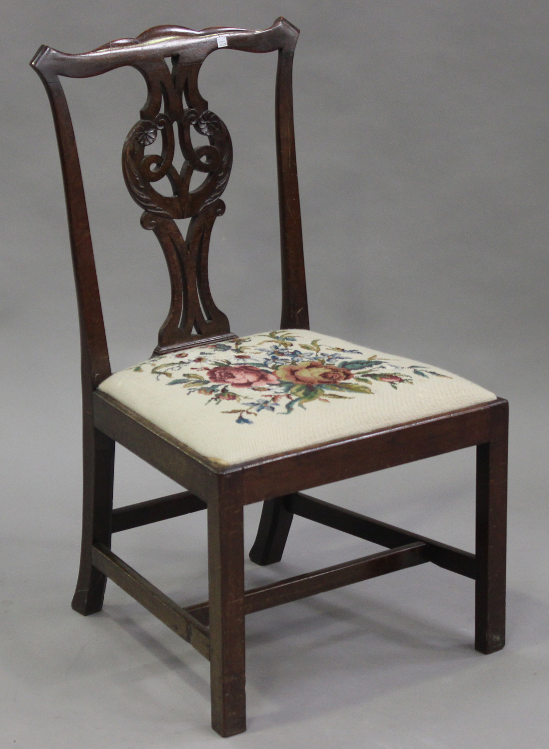 A set of five George III Chippendale period mahogany pierced splat back dining chairs with drop-in - Image 2 of 2