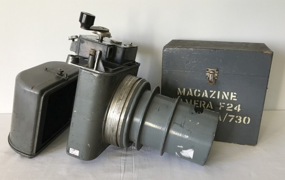 An original WW2 Spitfire reconnaissance camera.