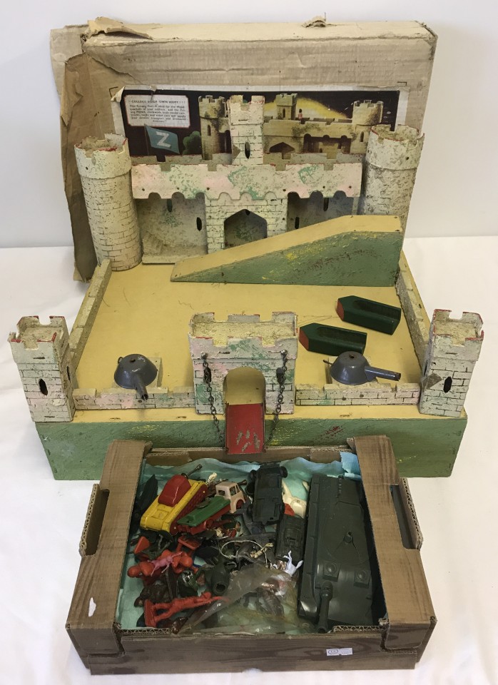 A boxed Tri-ang toy soldier Fort Z with a lead & plastic soldiers.