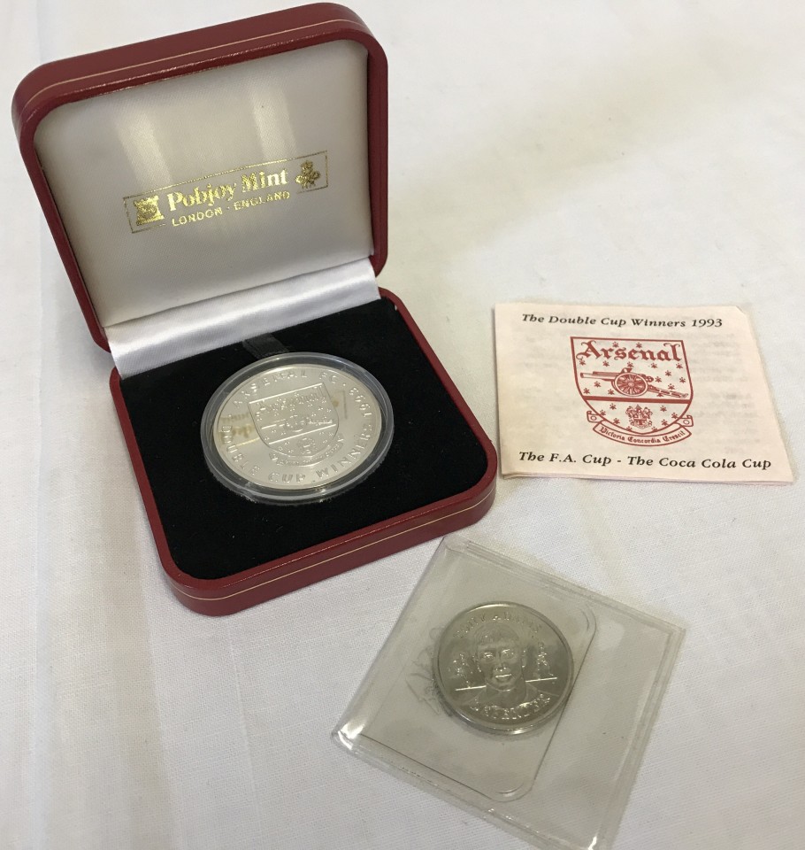 A Pobjoy Mint Limited Edition hallmarked silver medal commissioned by Arsenal Football Club.