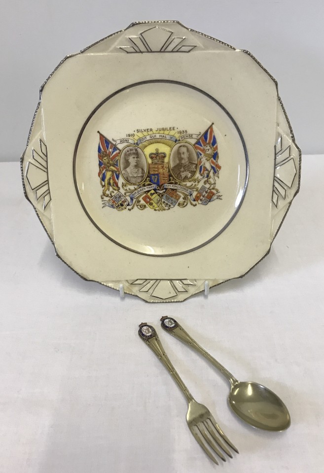 A King George V & Queen Mary Silver Jubilee EPNS & enamel fork & spoon with Art Deco pattern plate.