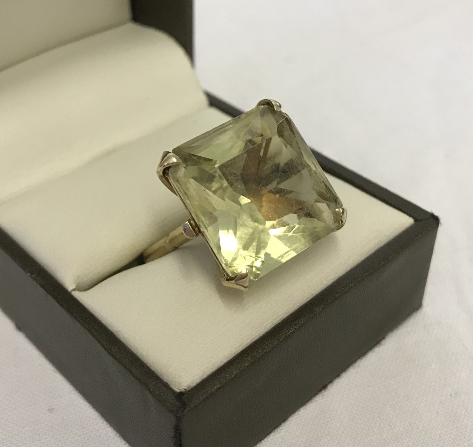 Vintage 9ct gold cocktail ring set with a very large square cut citrine.