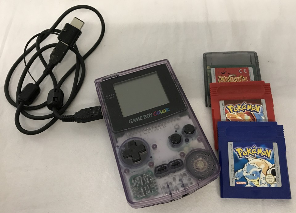 Nintendo Game Boy Colour with 3 games.