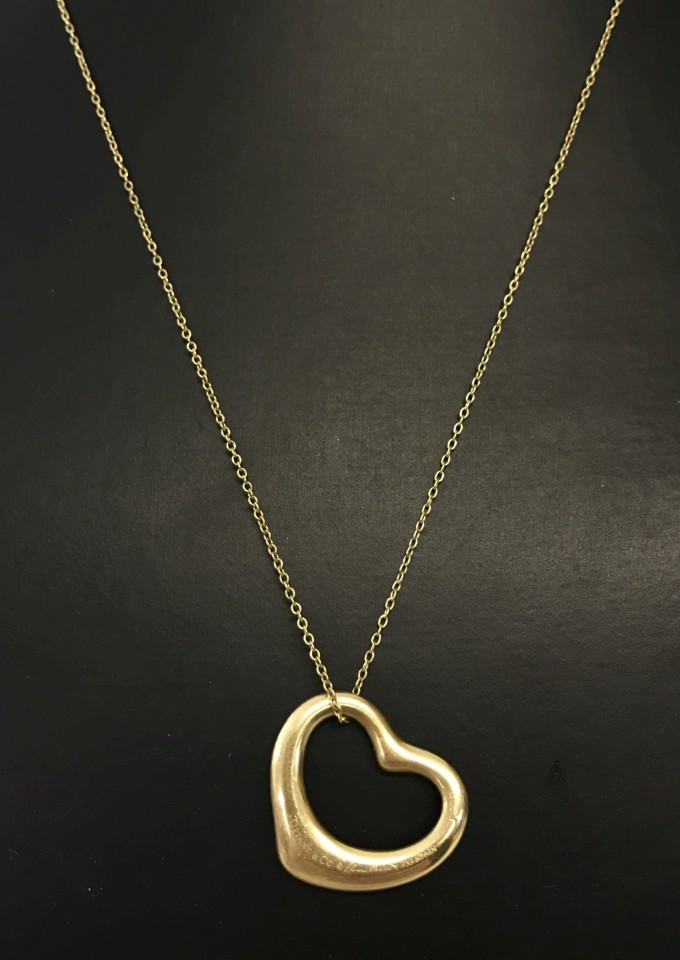 18ct yellow gold Tiffany necklace.