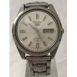 Gents Seiko automatic wristwatch in stainless steel case and strap.