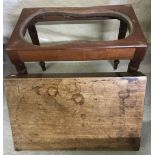 A Victorian mahogany bidet / side table with lift off lid supported on turned legs.