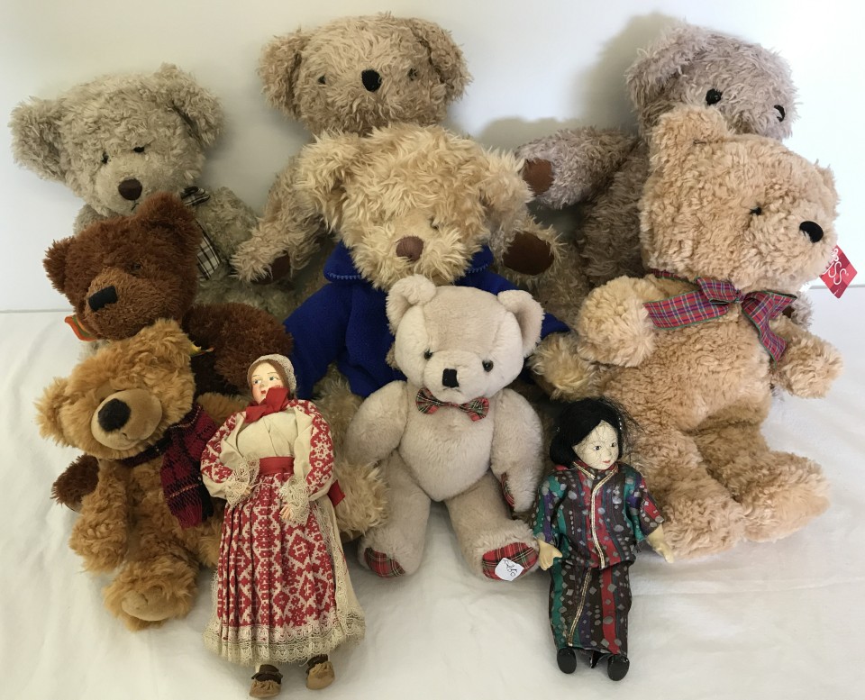 8 collectable Teddy Bears and 2 dolls.