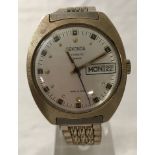 A gents Sekonda made in USSR bracelet watch with day and date function