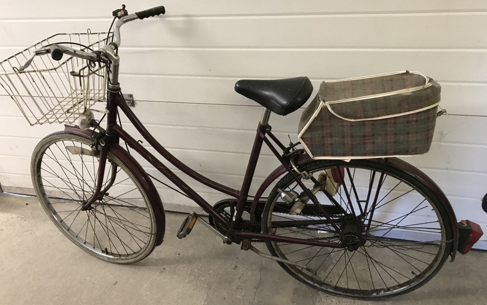 A vintage ladies Raleigh Cameo bicycle.