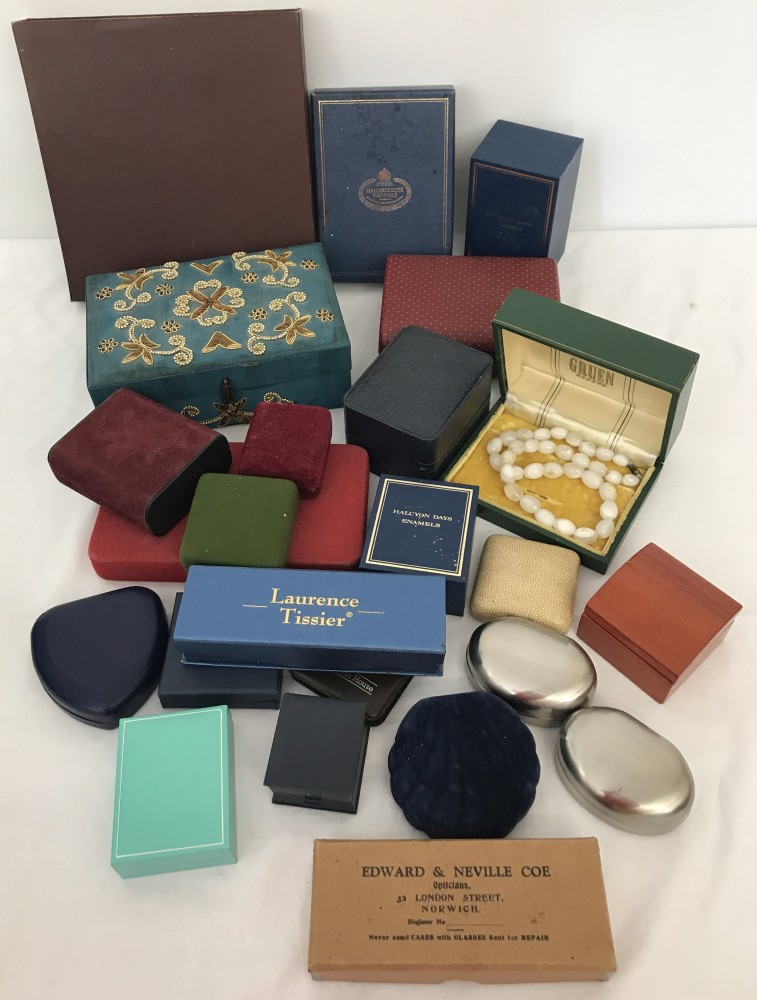 A collection of assorted jewellery boxes, bags and display cases.