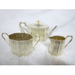 A Victorian silver three-piece teaset co