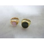 A 9ct gold signet-style ring with shield