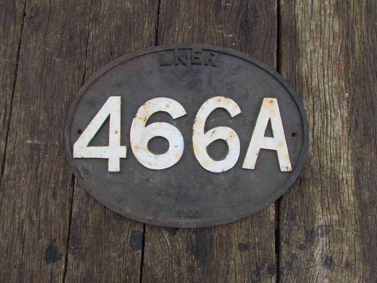 A cast iron bridge plate stamped LNER 466A, white with black background, 43cm x 32.