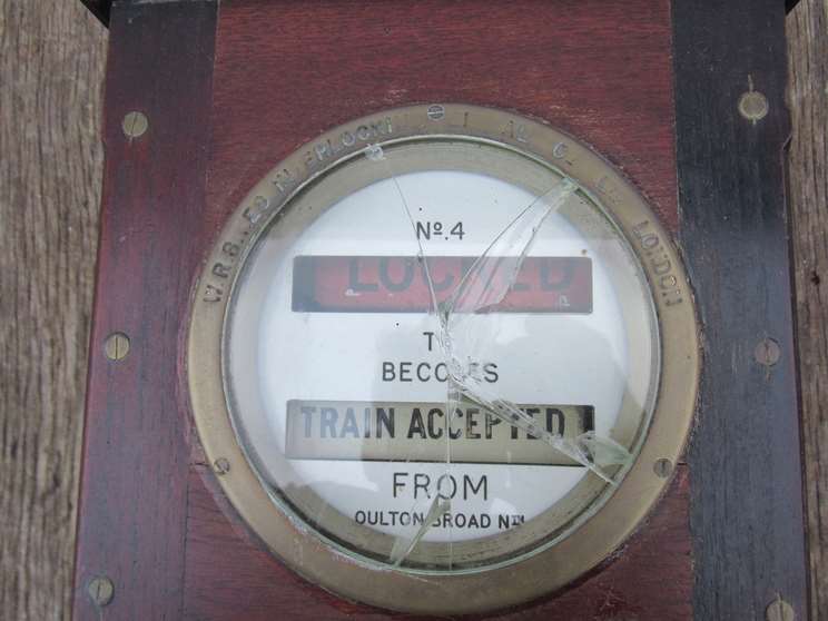 A GER single railway line block instrument between BECCLES and OULTON BROAD NORTH (glass cracked ) - Image 2 of 3