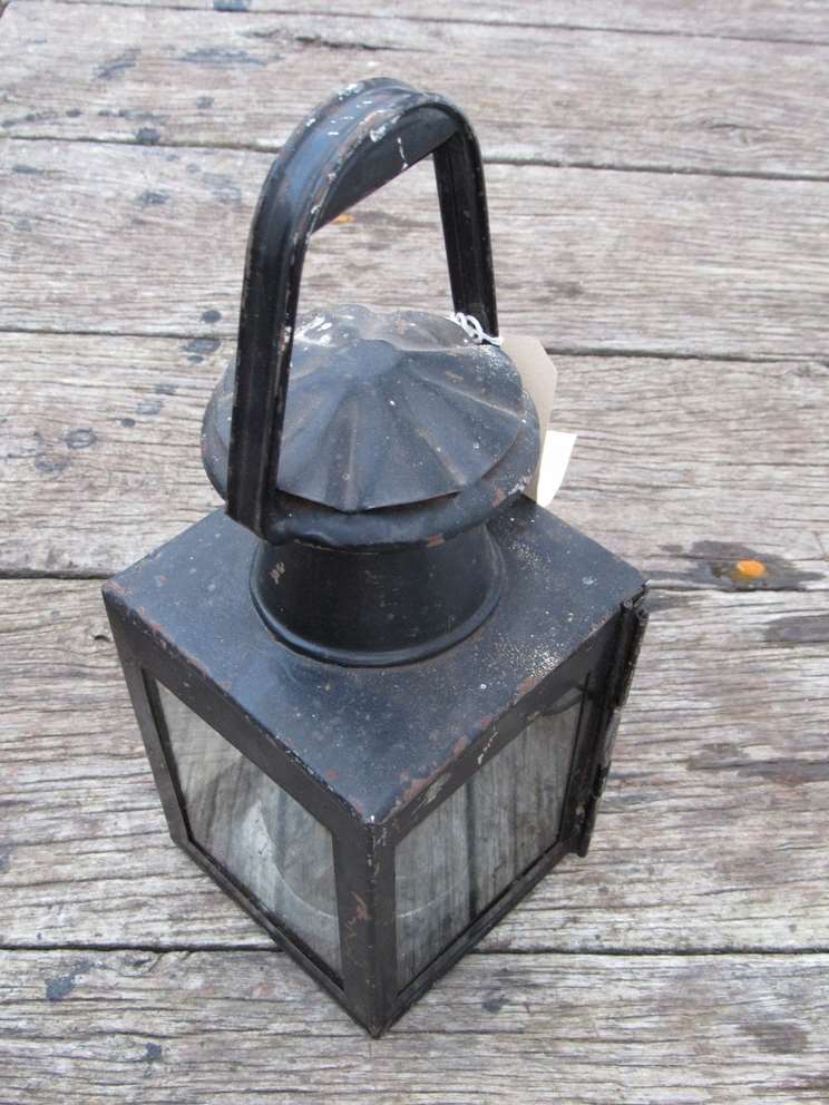 A B.R (M) railwayman's hand lamp with reservoir and burner.