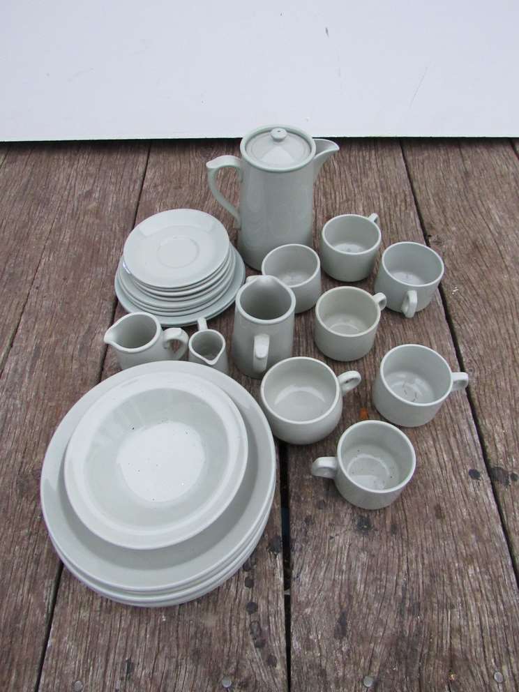 A quantity of Dudsons stoneware B.R railway tea and coffee wares, stamped British Railways