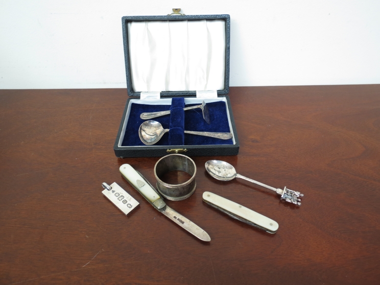 A plated feeding set, silver pendant ingot, silver napkin ring,