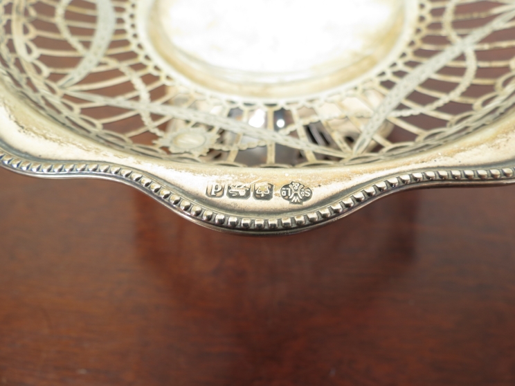 A William Hutton & Son silver pierced comport with swag detail, Sheffield 1921, - Image 2 of 3