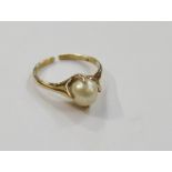 A 9ct stamp pearl ring