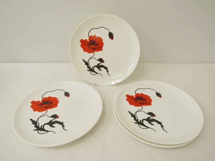 Five Wedgwood Susie Cooper Corn Poppy circa 1971 dinner plates 27cm.