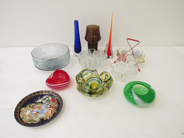 A collection of assorted Art Glass including Finnish, German,