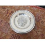 A silver Tudor Rose dish, London 1963, 14.