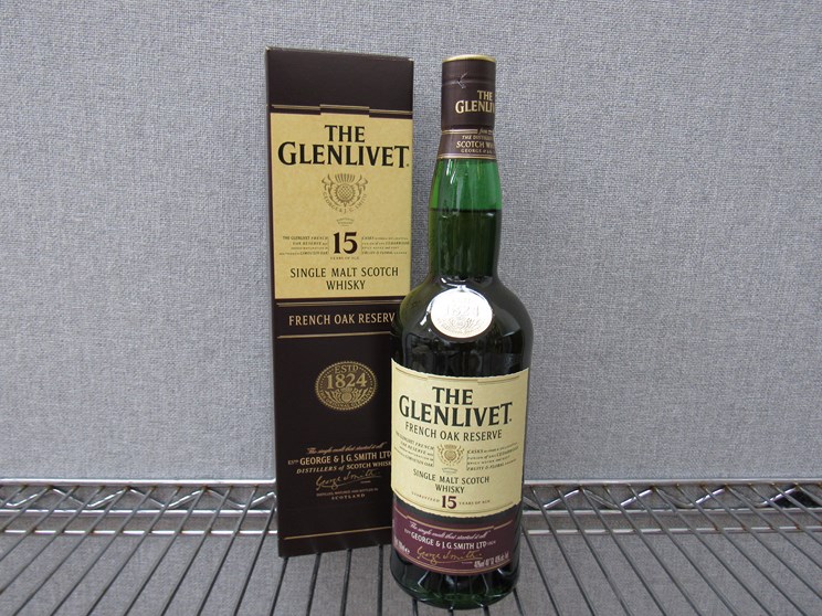 Glenlivet Gordon and MacPhail 15 years old (George & J G Smith's) whisky 75cl, - Image 2 of 2