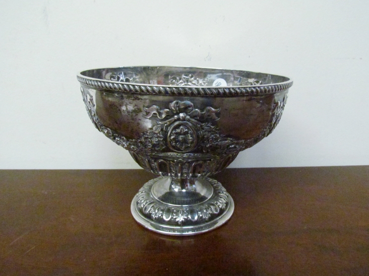 An Edwardian Fenton Brothers Ltd silver pedestal bowl with classical swag embossed detail, - Image 2 of 3