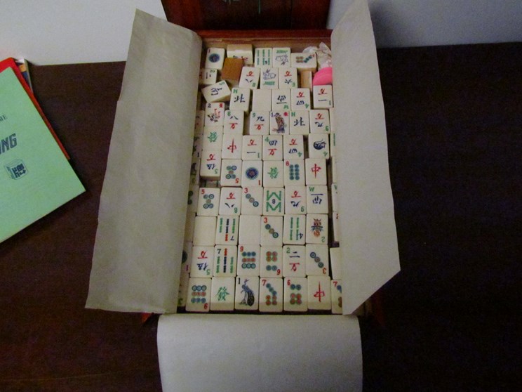 A 20th Century mahjong set in wooden case with instructions - Image 2 of 3