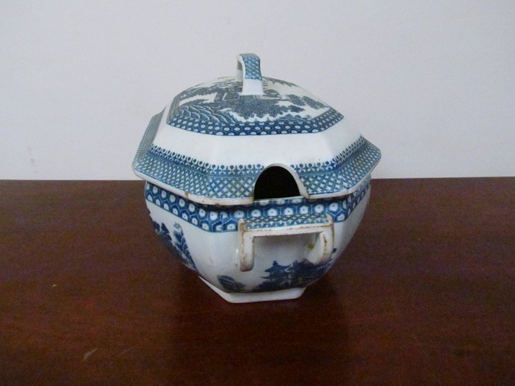 A 19th Century Oriental lidded tureen with junk and pagoda detail, hairline crack to lid, - Image 2 of 5