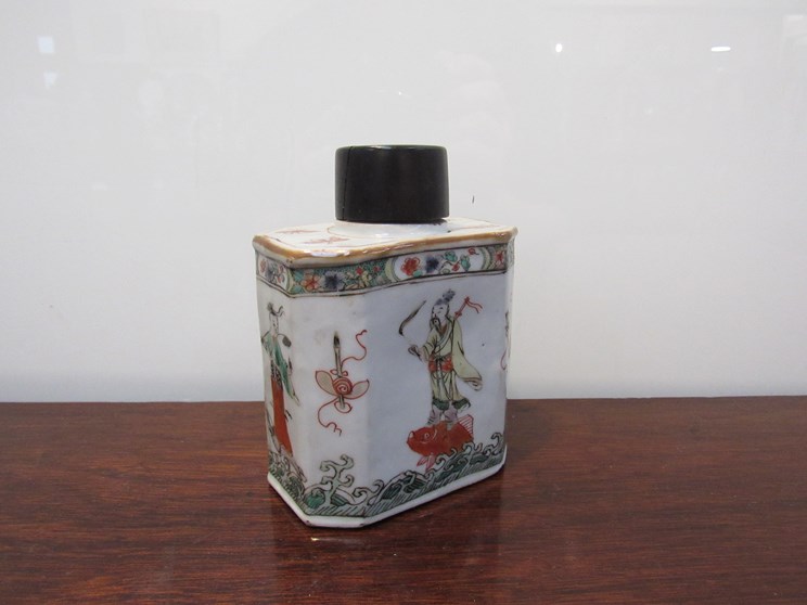 A late 18th Century Chinese ceramic tea caddy with hand painted figures riding variety of sea - Image 3 of 5