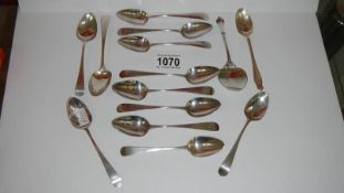 A quantity of silver teaspoons,