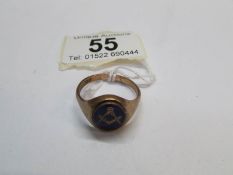 A 9ct gold Masonic ring, size W,