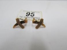 A pair of 14k gold earrings (6 grams)