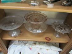 4 glass cake stands