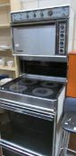 A Moffatt electric cooker with eye level grill