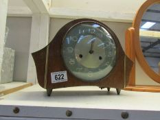 A mantel clock