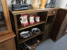 A good quality oak cabinet/bookcase
