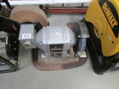 A Wickes 2 wheel bench grinder,