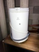 An Indesit spin dryer