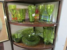 A mixed lot of picnic ware