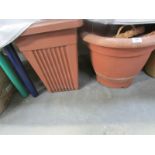 2 large garden planters & wicker items