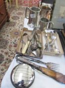 A mixed lot of cutlery,