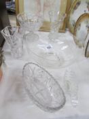 6 items of assorted glass ware