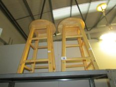 2 kitchen stools