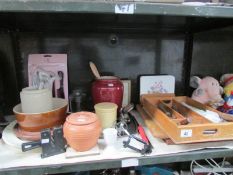 A mixed lot of kitchen items.